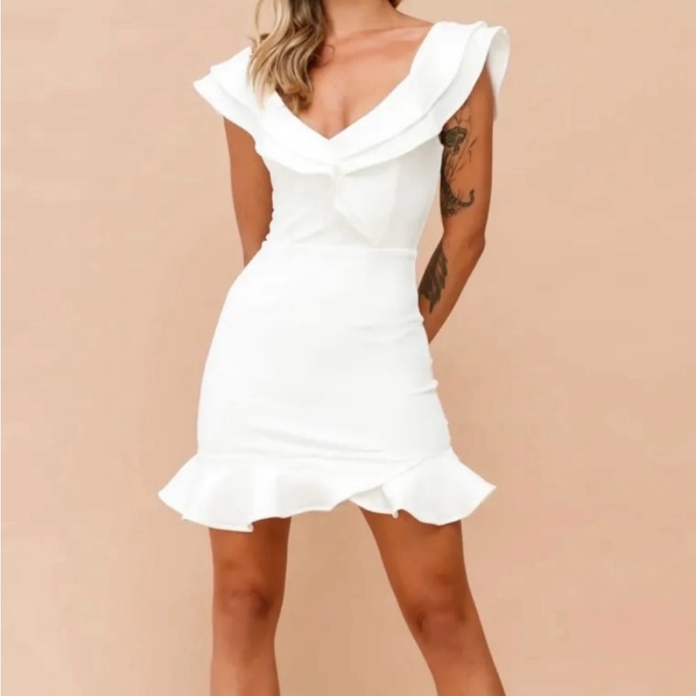 City Studio NWT White Stretch Ruffled Sleeveless Party Sheath Dress Juniors 17